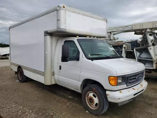 2006 Ford Econoline E450 Super Duty Cutaway Van