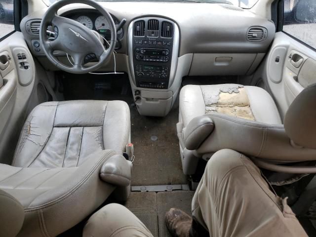 2005 Chrysler Town & Country Touring