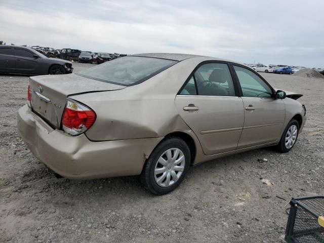 2005 Toyota Camry LE