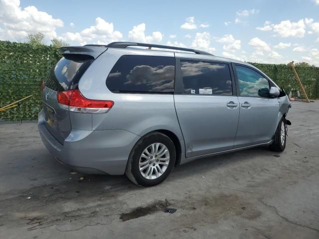 2013 Toyota Sienna XLE