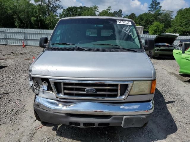 2005 Ford Econoline E350 Super Duty Wagon