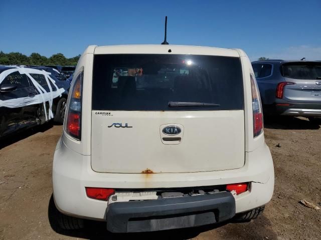 2010 KIA Soul +