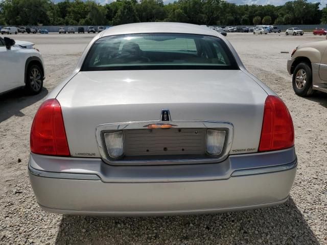 2010 Lincoln Town Car Signature Limited