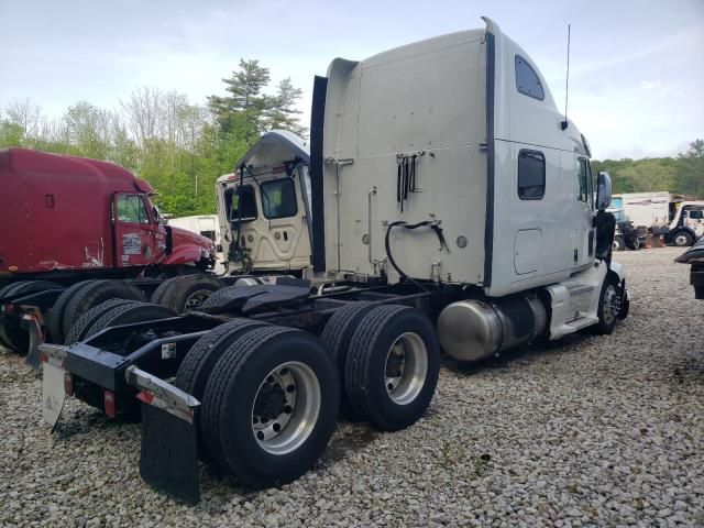 2016 Peterbilt 587