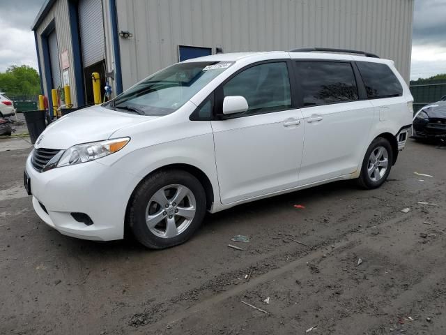 2013 Toyota Sienna LE