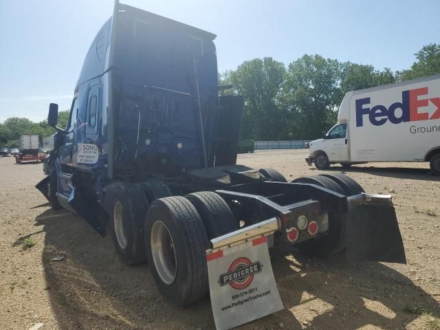 2020 Freightliner Cascadia 126