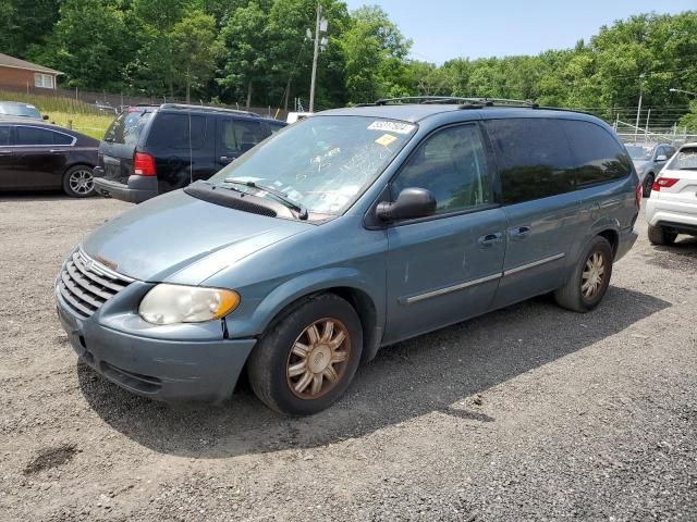 2005 Chrysler Town & Country Touring