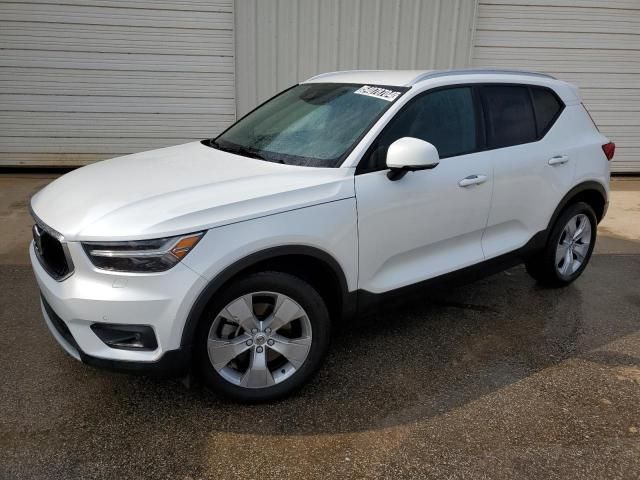 2021 Volvo XC40 T5 Momentum