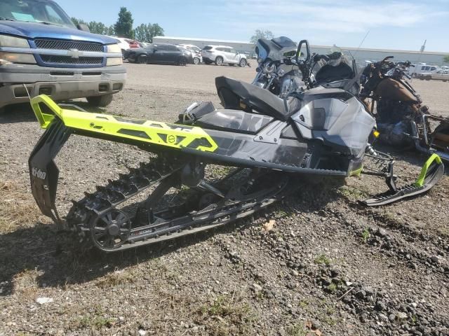 2018 Skidoo Snowmobile