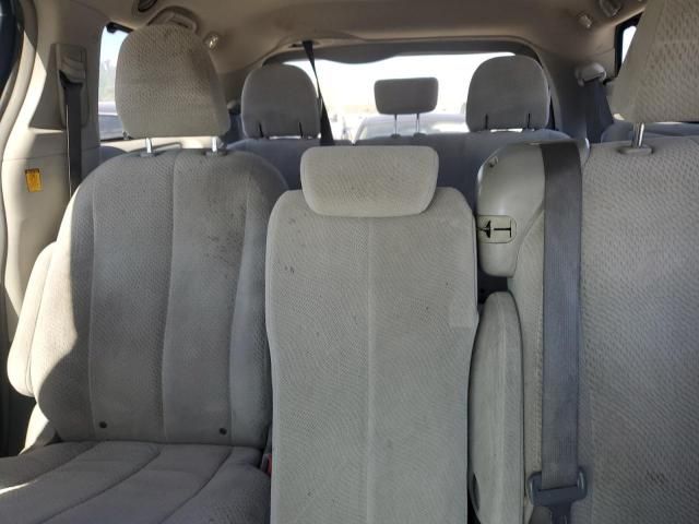 2011 Toyota Sienna LE