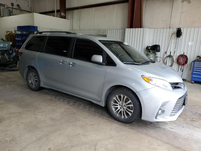 2020 Toyota Sienna XLE