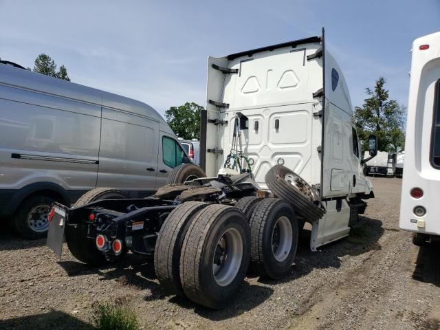 2019 Freightliner Cascadia 126