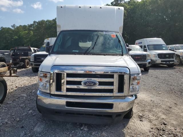 2022 Ford Econoline E350 Super Duty Cutaway Van