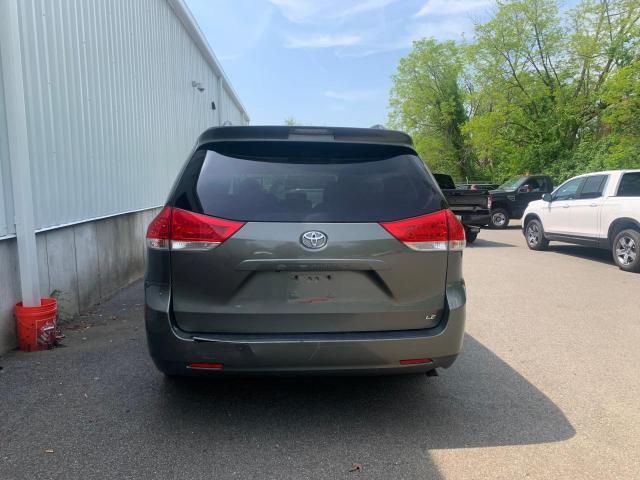 2013 Toyota Sienna LE