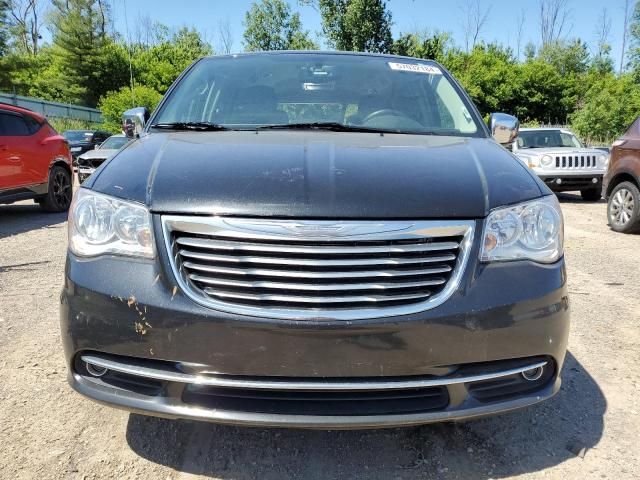 2016 Chrysler Town & Country Touring L