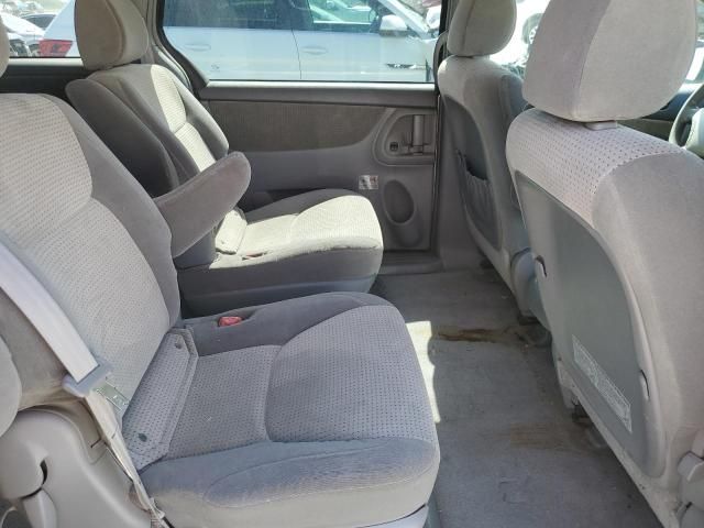 2006 Toyota Sienna CE