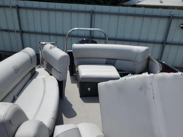 2018 Sweetwater Pontoon