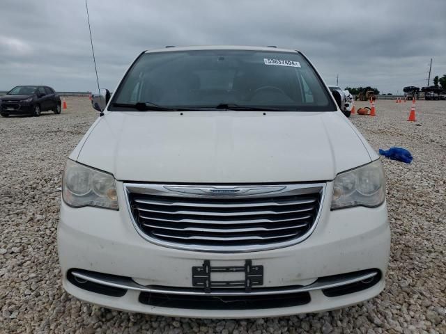 2013 Chrysler Town & Country Touring L