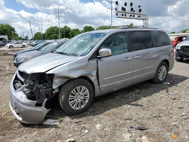 2013 Chrysler Town & Country Touring L