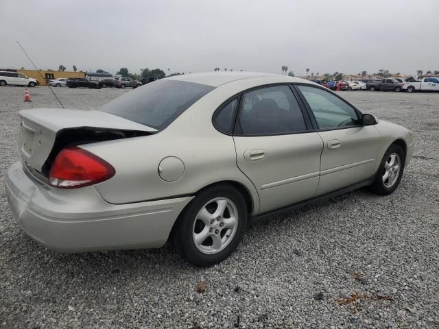 2004 Ford Taurus SE