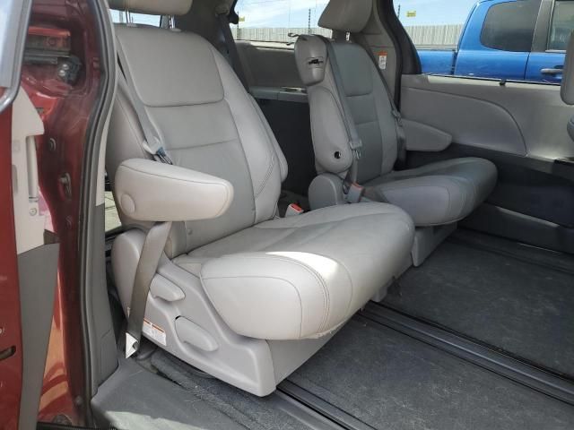 2015 Toyota Sienna XLE