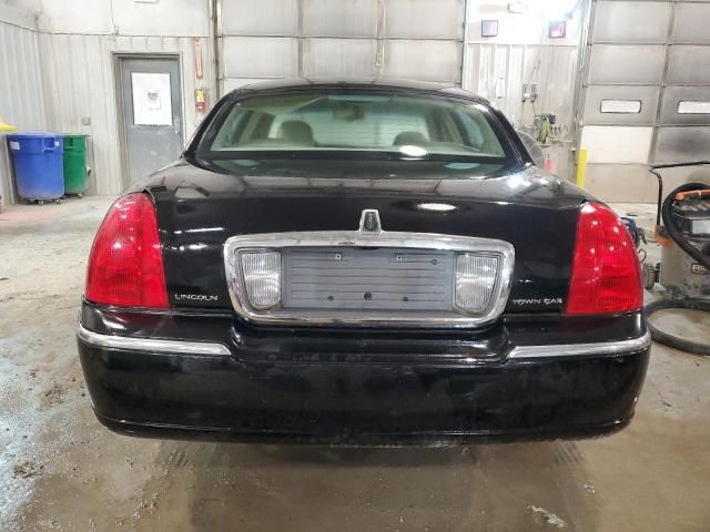 2006 Lincoln Town Car Signature Limited