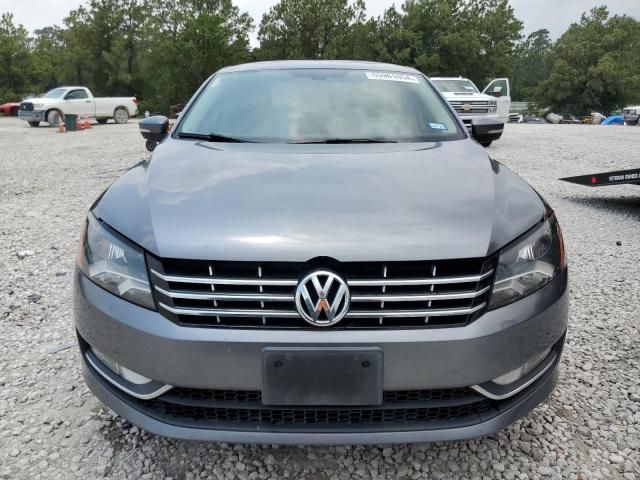 2013 Volkswagen Passat SEL