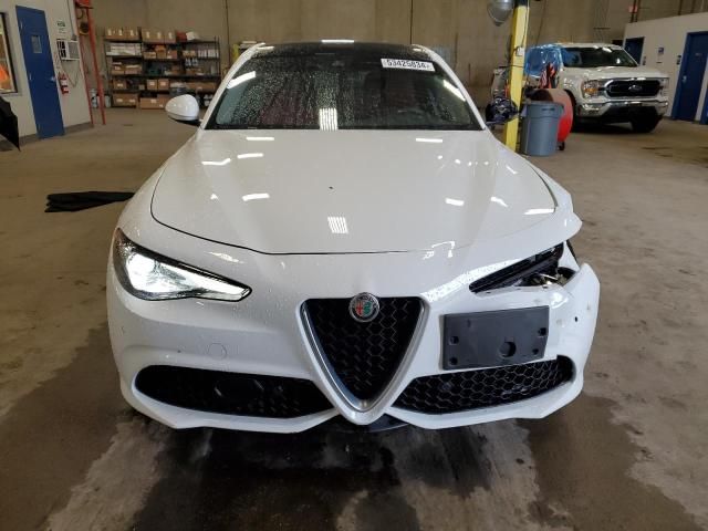 2018 Alfa Romeo Giulia Q4