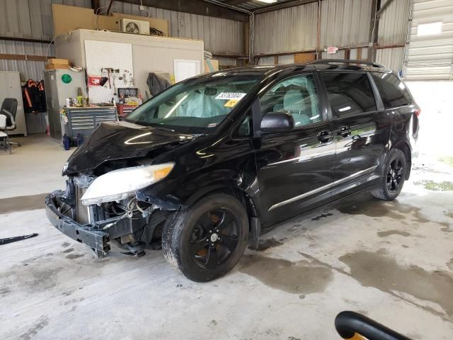 2013 Toyota Sienna LE