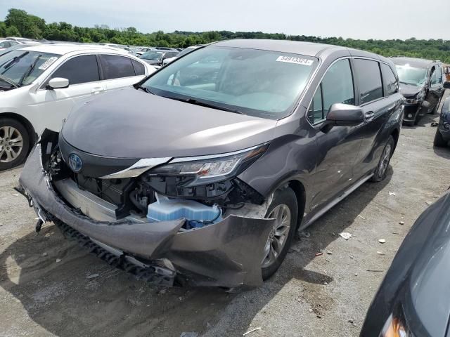 2021 Toyota Sienna LE