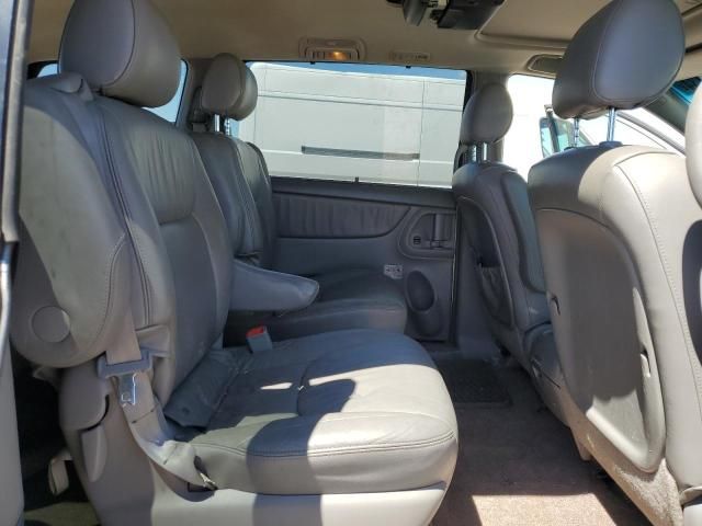 2005 Toyota Sienna XLE