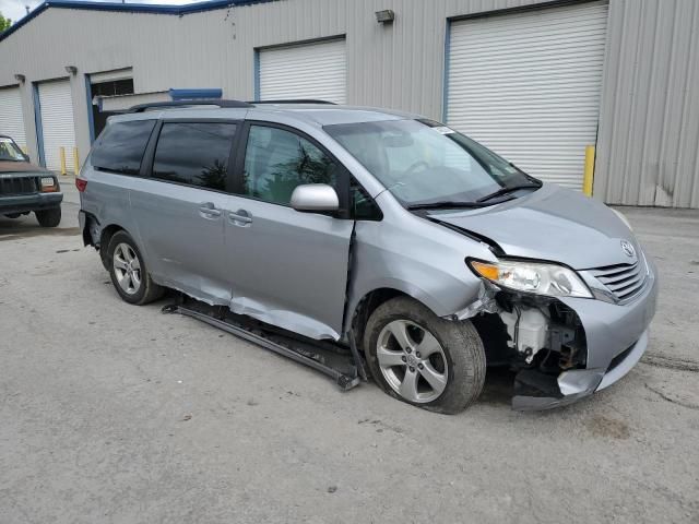 2016 Toyota Sienna LE