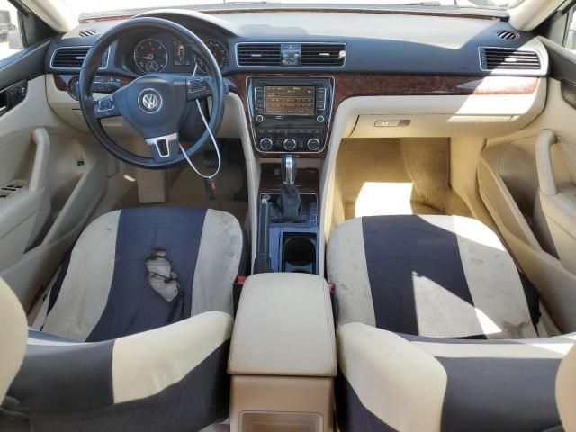 2012 Volkswagen Passat SEL