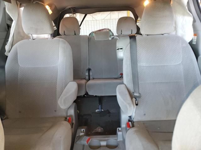 2016 Toyota Sienna LE