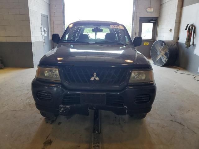 2004 Mitsubishi Montero Sport ES