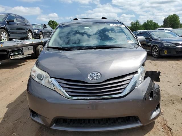 2017 Toyota Sienna LE