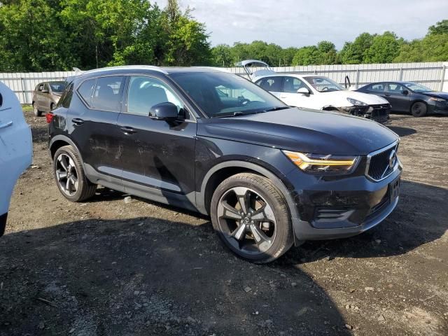 2020 Volvo XC40 T5 Momentum