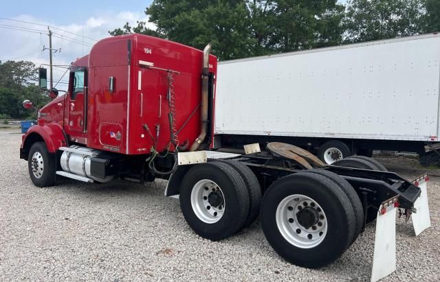 2010 Kenworth Construction T800