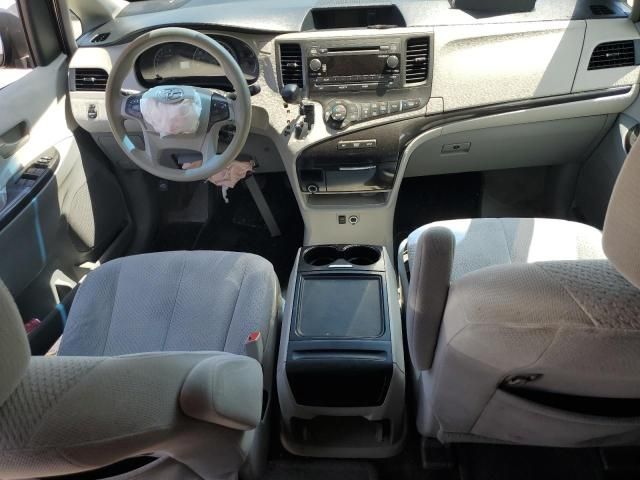 2013 Toyota Sienna LE