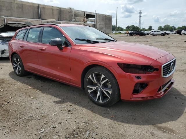 2019 Volvo V60 T6 R-Design