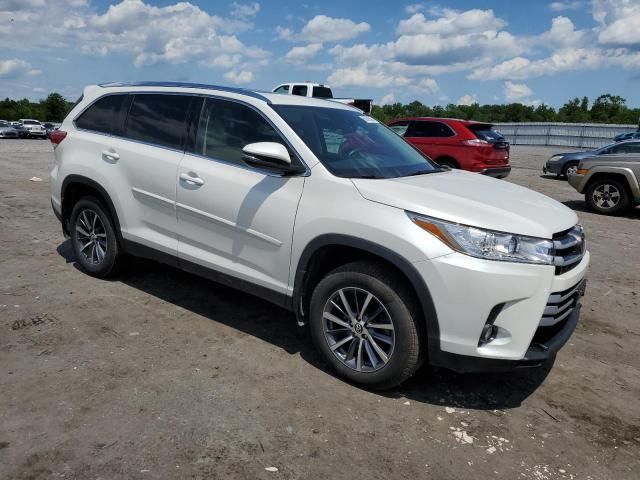 2019 Toyota Highlander SE