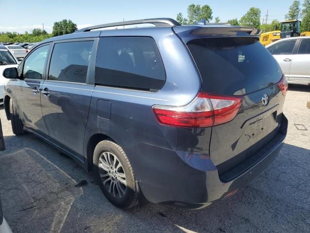 2019 Toyota Sienna XLE