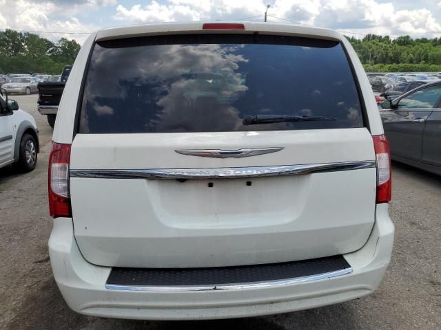 2013 Chrysler Town & Country Touring