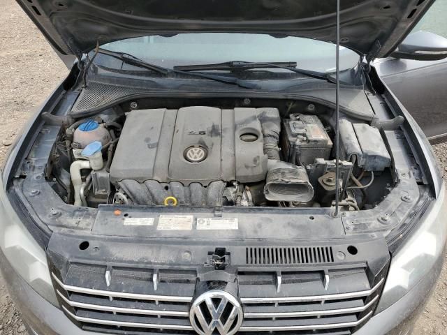 2012 Volkswagen Passat SEL