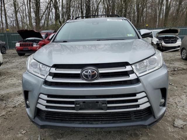 2017 Toyota Highlander SE