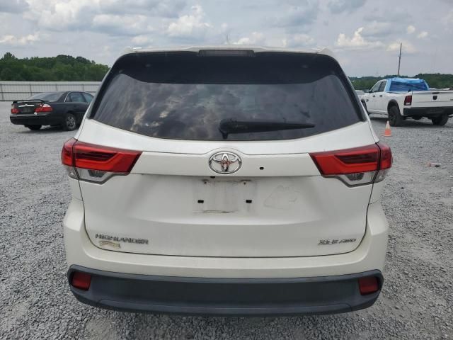 2018 Toyota Highlander SE