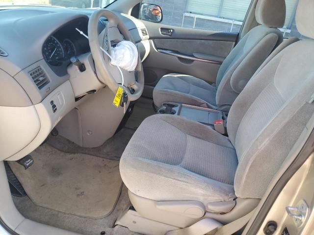 2009 Toyota Sienna CE