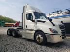 2021 Freightliner Cascadia 126