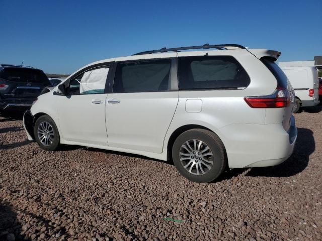 2020 Toyota Sienna XLE