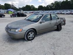 Carros salvage a la venta en subasta: 1999 Toyota Camry LE